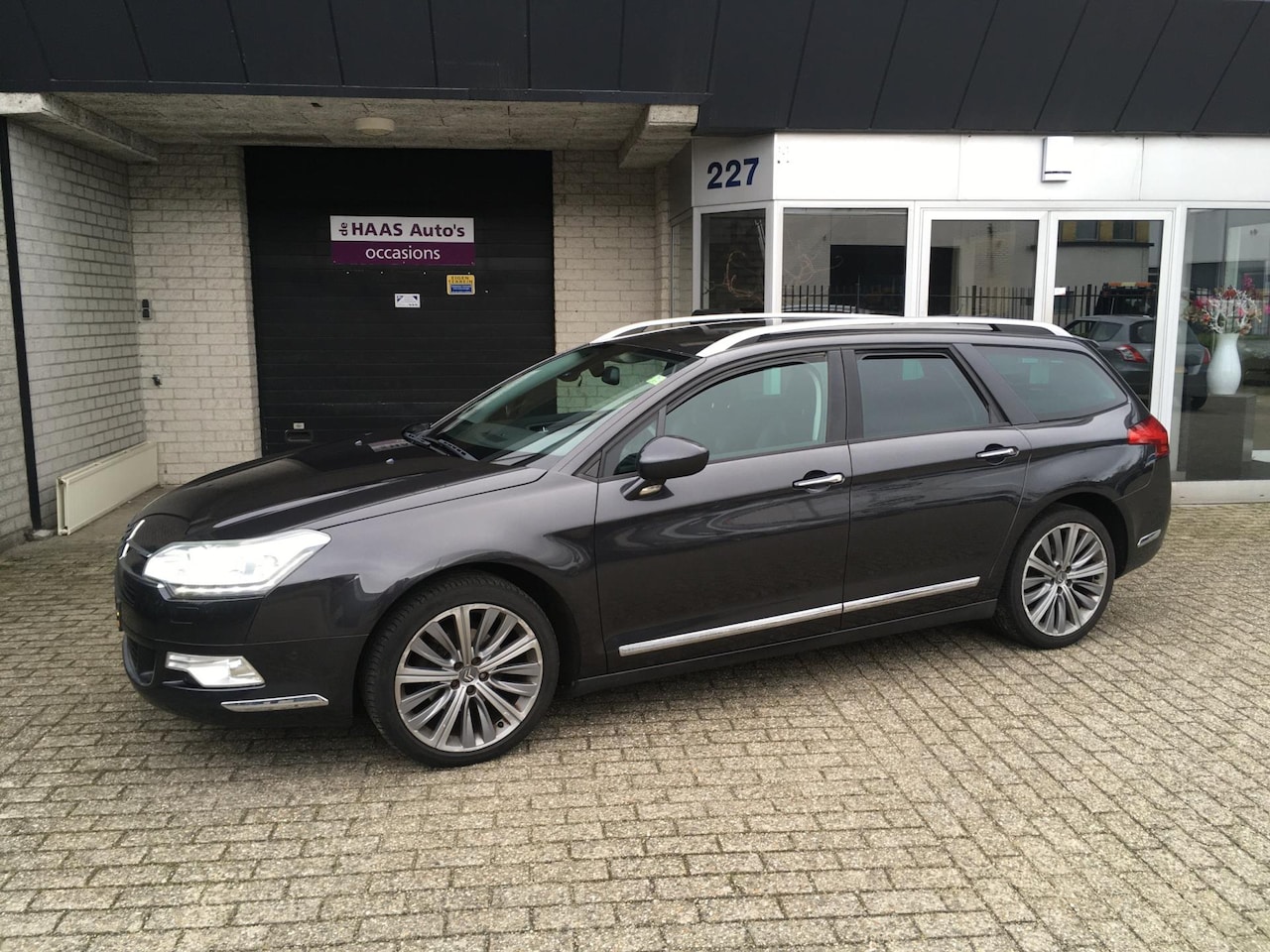 Citroën C5 Tourer - 1.6 e-HDi Business / NAVI / LEDER / ALU VELGEN / EURO-5 / NETTE STAAT - AutoWereld.nl