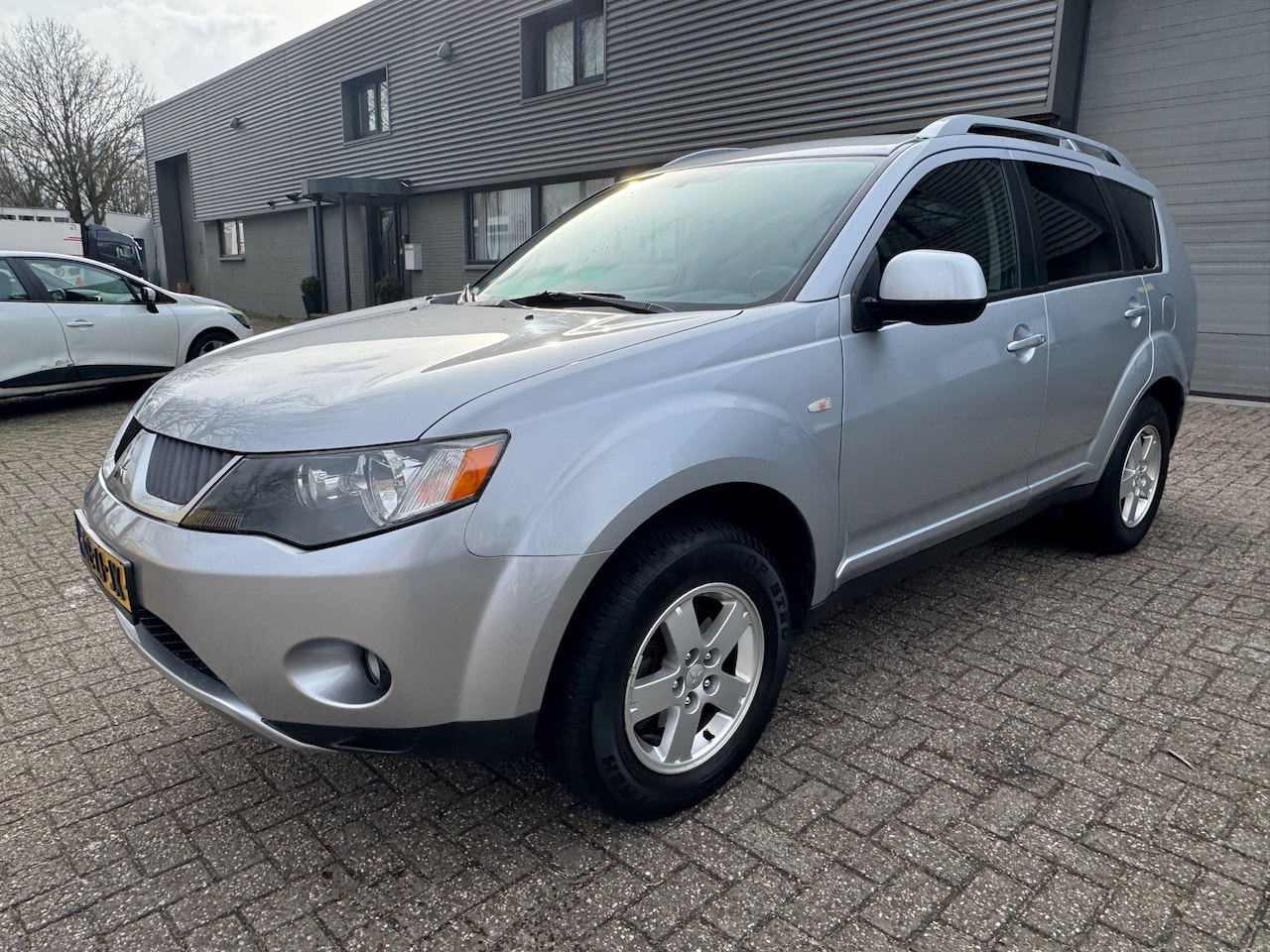 Mitsubishi Outlander - 2.4 Intro Edition 2WD 2.4 Intro Edition 2WD - AutoWereld.nl