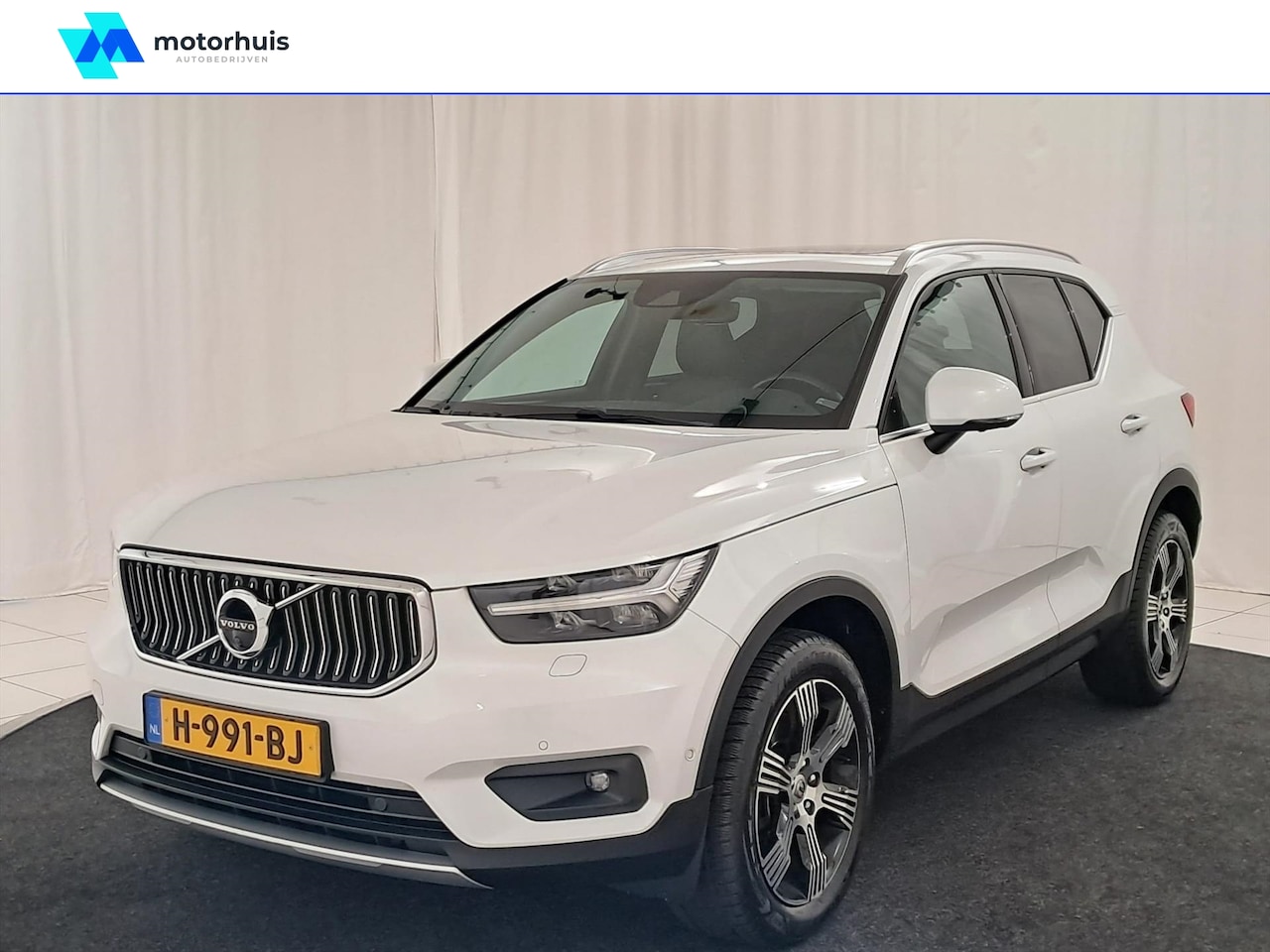 Volvo XC40 - T4 190pk Geartronic Inscription / Schuif-kanteldak / Leder / Navi / Camera / Stoelverwarmi - AutoWereld.nl