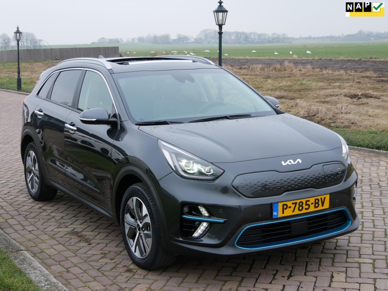 Kia e-Niro - ExecutiveLine 64 kWh ** 23599 NETTO ** - AutoWereld.nl