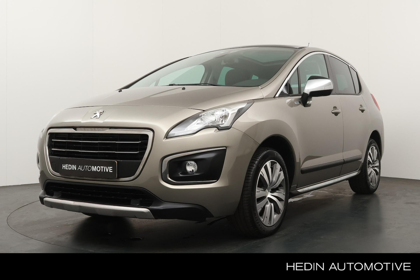 Peugeot 3008 - 1.6 Style | Automaat | Panoramadak | Navigatie | Trekhaak | Camera | Cruise Control | - AutoWereld.nl