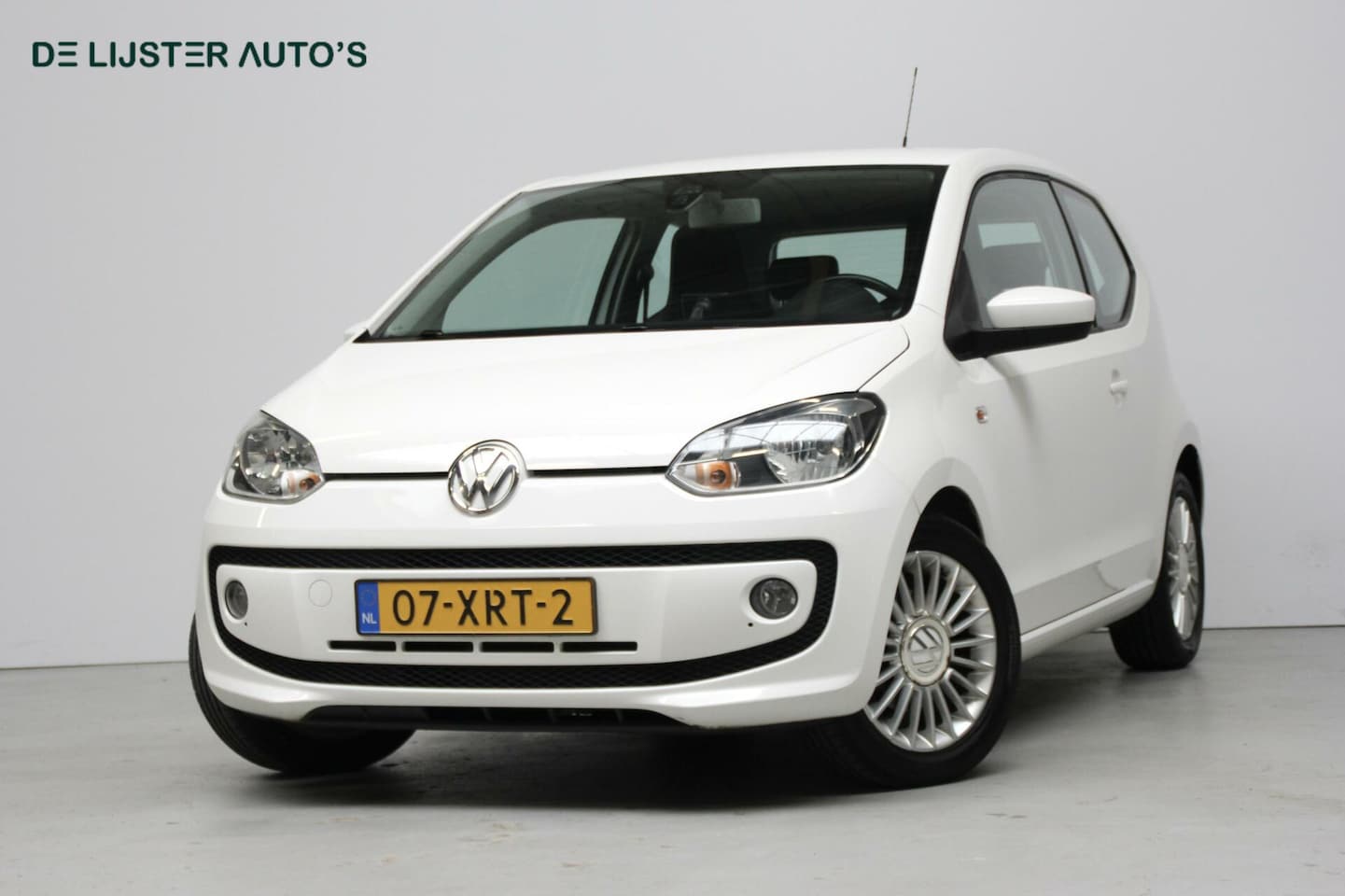 Volkswagen Up! - 1.0 high up! Sport BlueMotion |NAVIGATIE, AIRCO, BLUETOOTH, LM-VELGEN| - AutoWereld.nl