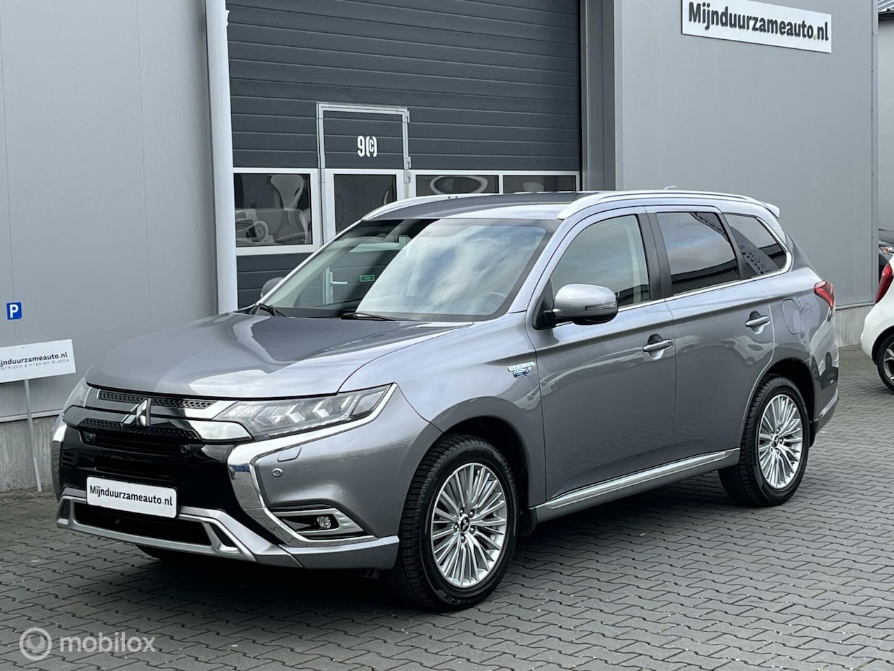 Mitsubishi Outlander - 2.4 PHEV Aut. Trekhaak , LED, Compleet - AutoWereld.nl