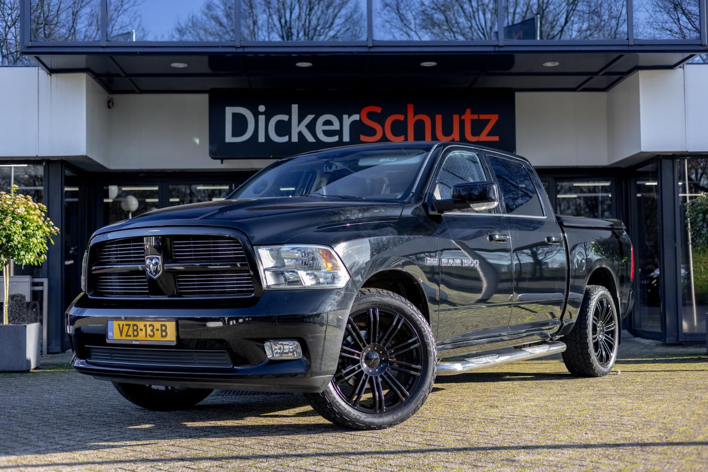 Dodge Ram 1500 - SPORT. 22 inch KMC. Volledige historie compleet! - AutoWereld.nl