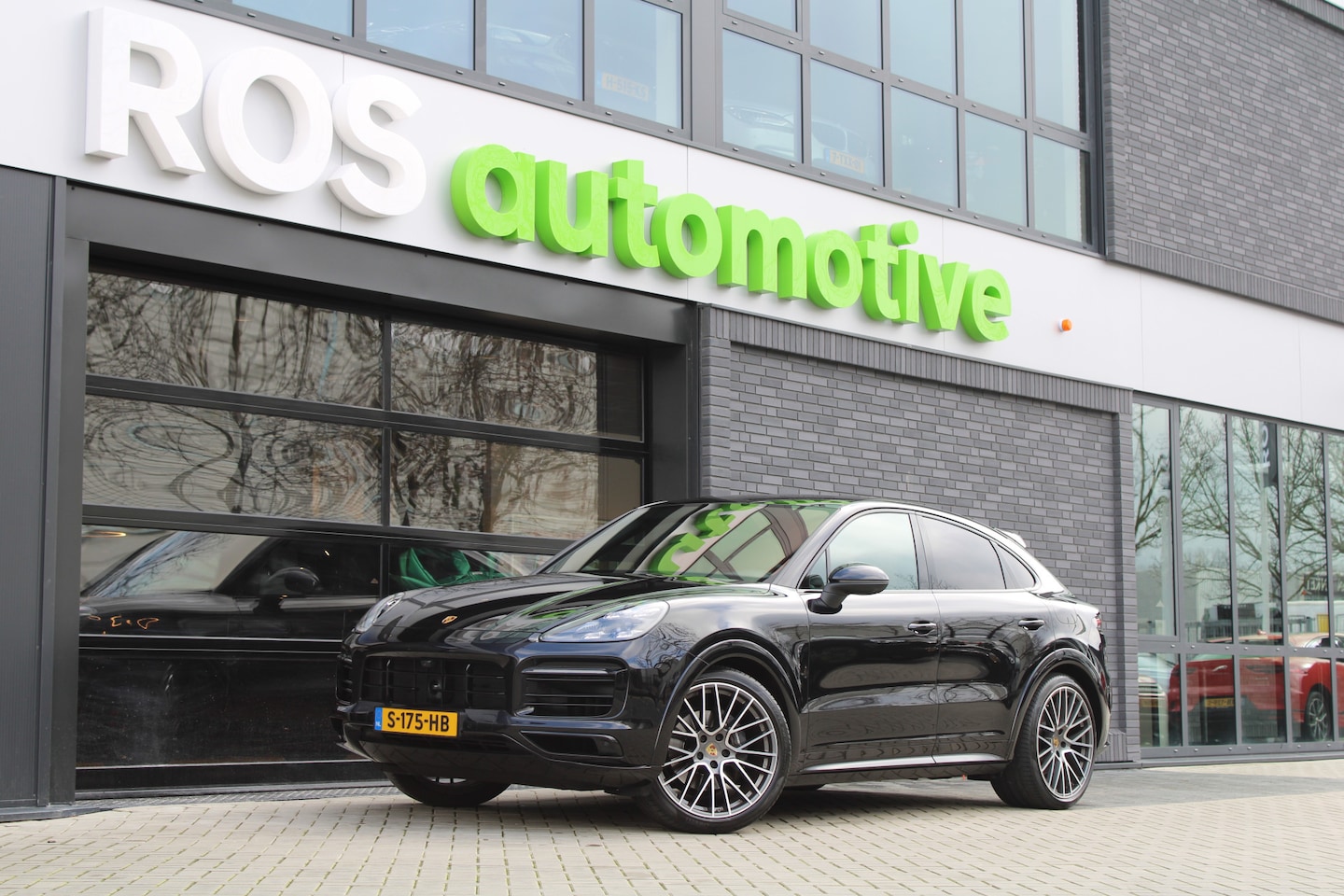 Porsche Cayenne Coupé - 3.0 E-Hybrid Platinum Edition | BTW | 360 | SOFT CLOSE | SPORTUITLAAT | BOSE | LUCHTVERING - AutoWereld.nl