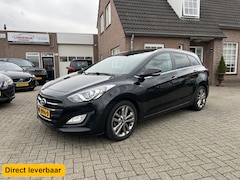 Hyundai i30 Wagon - 1.6 CRDi Automaat Navigatie Camera LED