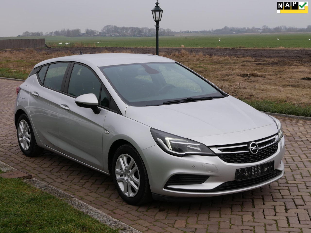 Opel Astra - 1.6 CDTI Business+ AC NAVI *** MARGE *** - AutoWereld.nl