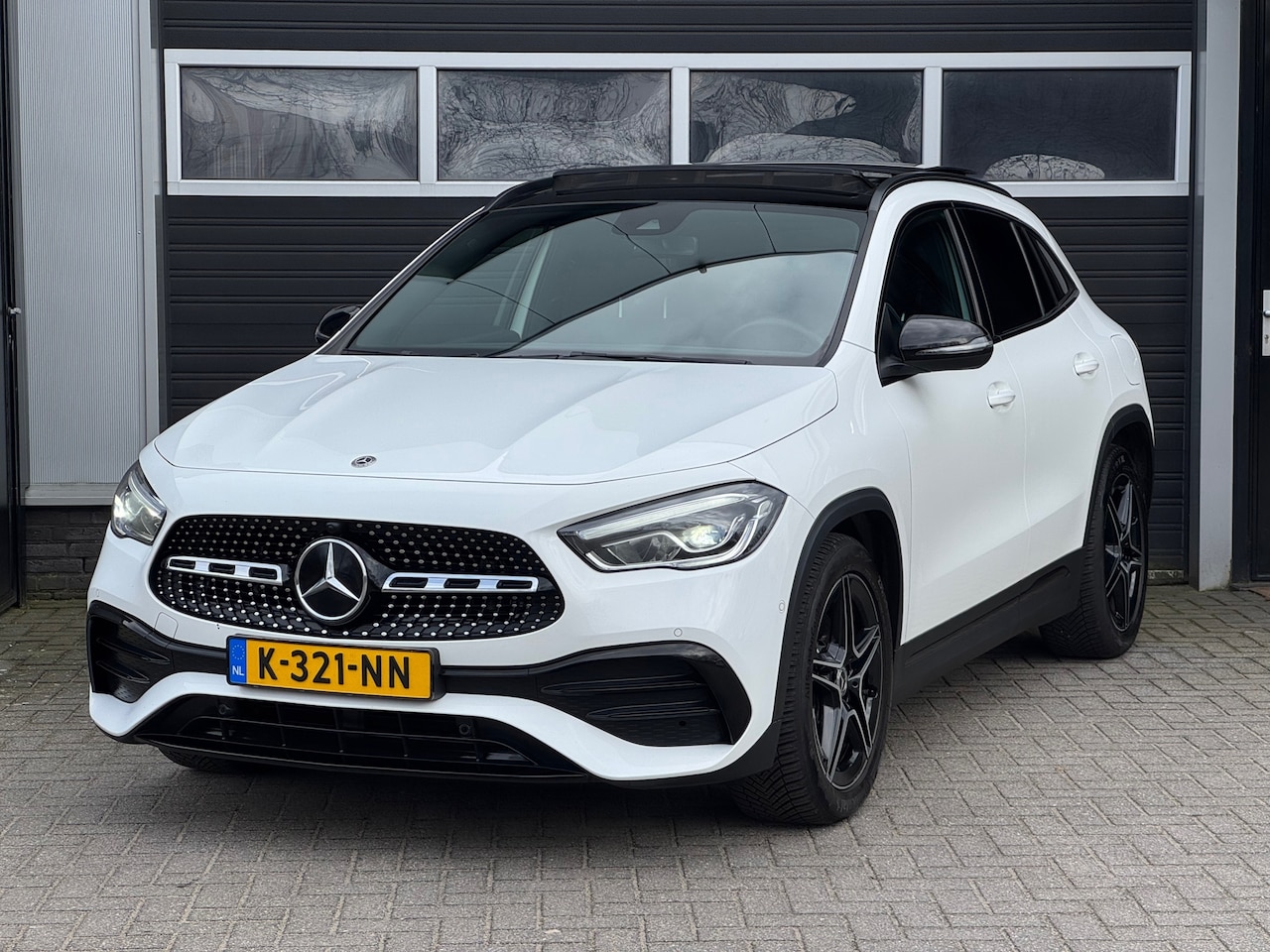 Mercedes-Benz GLA-Klasse - 200 AMG Pano, Led, Widescreen, Camera, Ambient - AutoWereld.nl