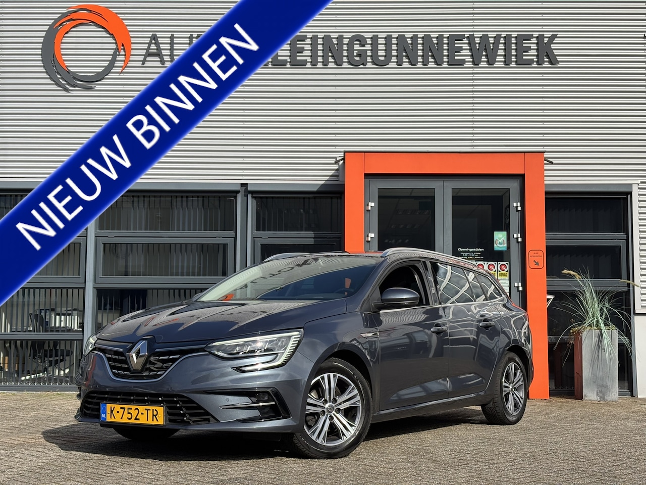 Renault Mégane Estate - 1.3 TCe Intens / Navi / Trekhaak / Keyless Entry / Sensoren V+A / - AutoWereld.nl