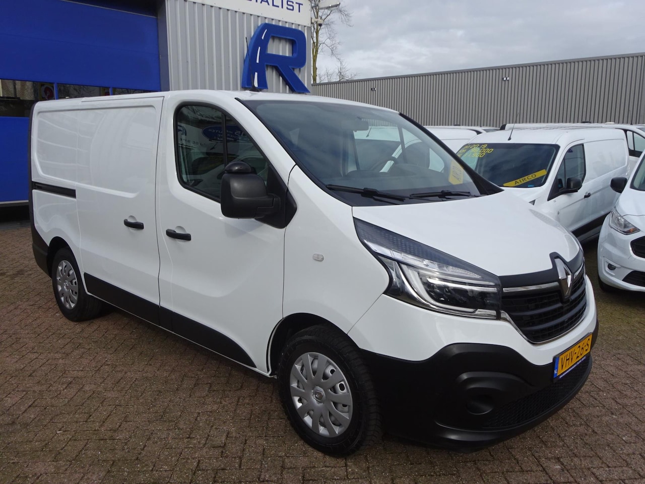 Renault Trafic - 2.0 dCi 120PK T29 EU6 L1H1 Comfort AIRCO CRUISE 2 x SCHUIFDEUR - AutoWereld.nl