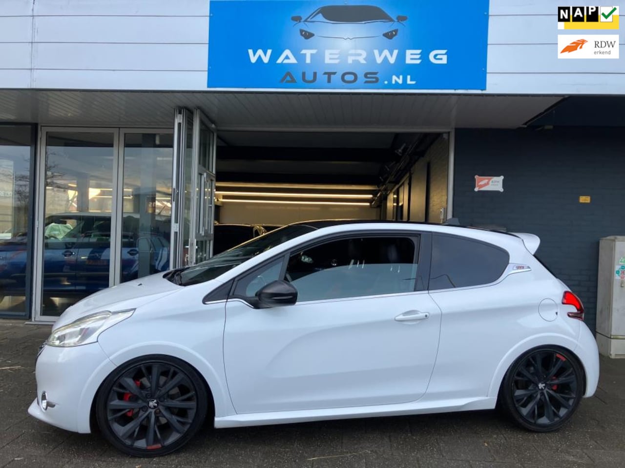 Peugeot 208 - 1.6 THP GTi 200PK Leder/Navi/PDC/18" LMV - AutoWereld.nl