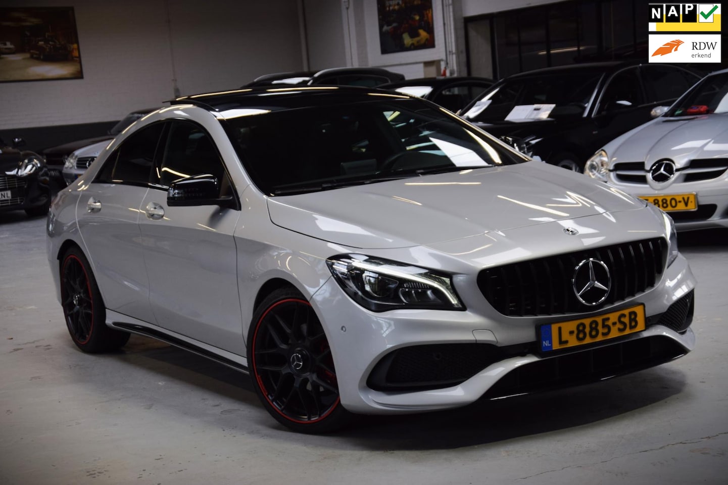 Mercedes-Benz CLA-Klasse - 180 AMG Night Edition Plus Aut.|Panoramadak|88000km!!|Facelift!| - AutoWereld.nl