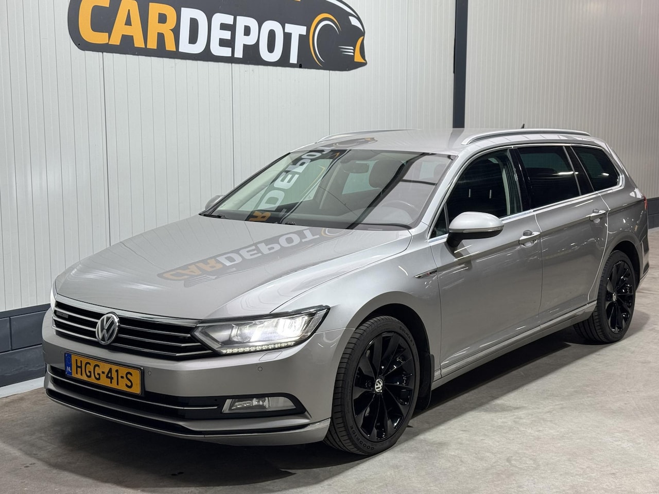 Volkswagen Passat Variant - 2.0 TDI Highline 4 Motion Zeer netjes  190 PK - AutoWereld.nl