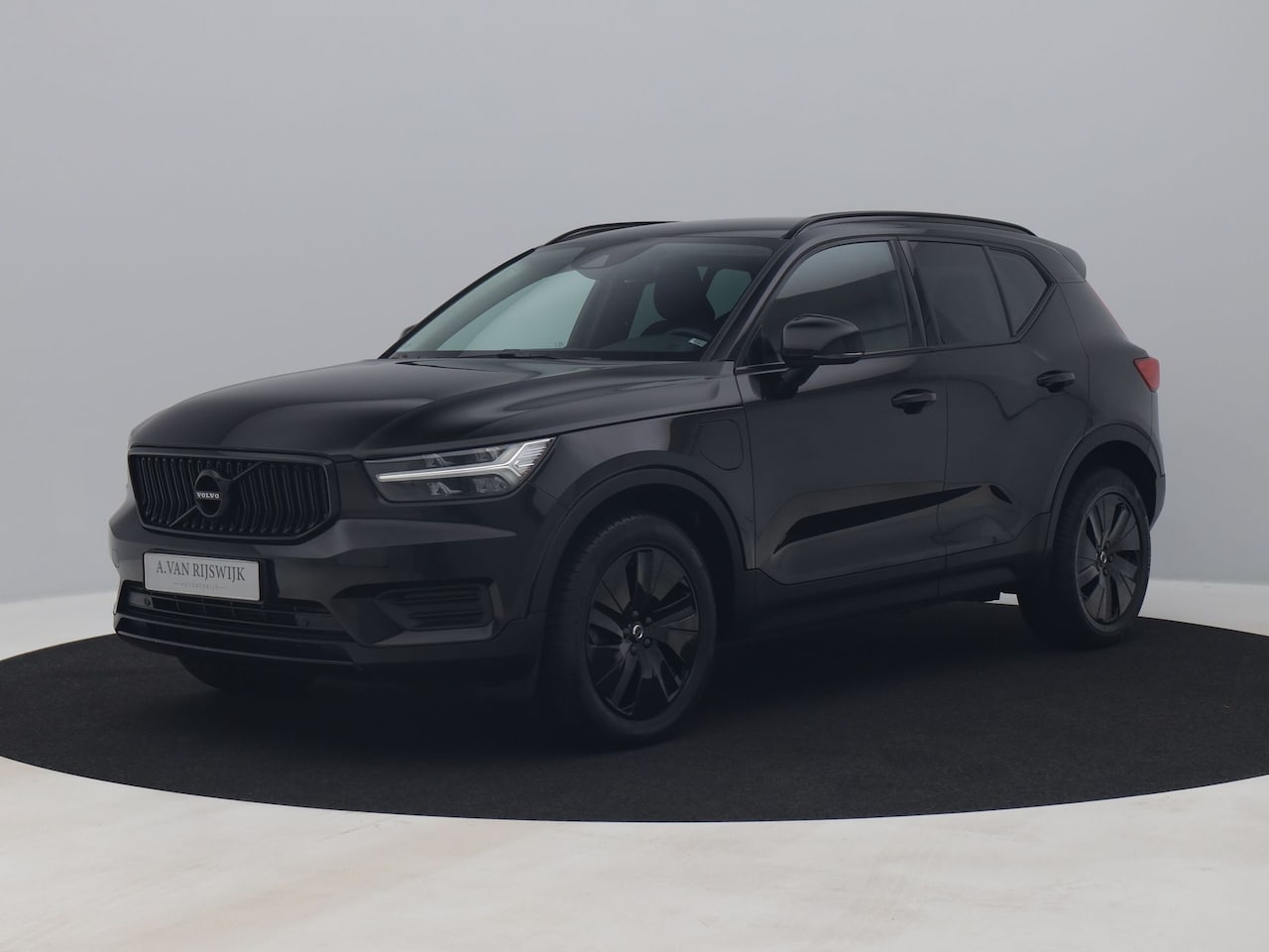 Volvo XC40 - 1.5 T4 Recharge Inscription Expression | BLACK | CAMERA | KEYLESS - AutoWereld.nl