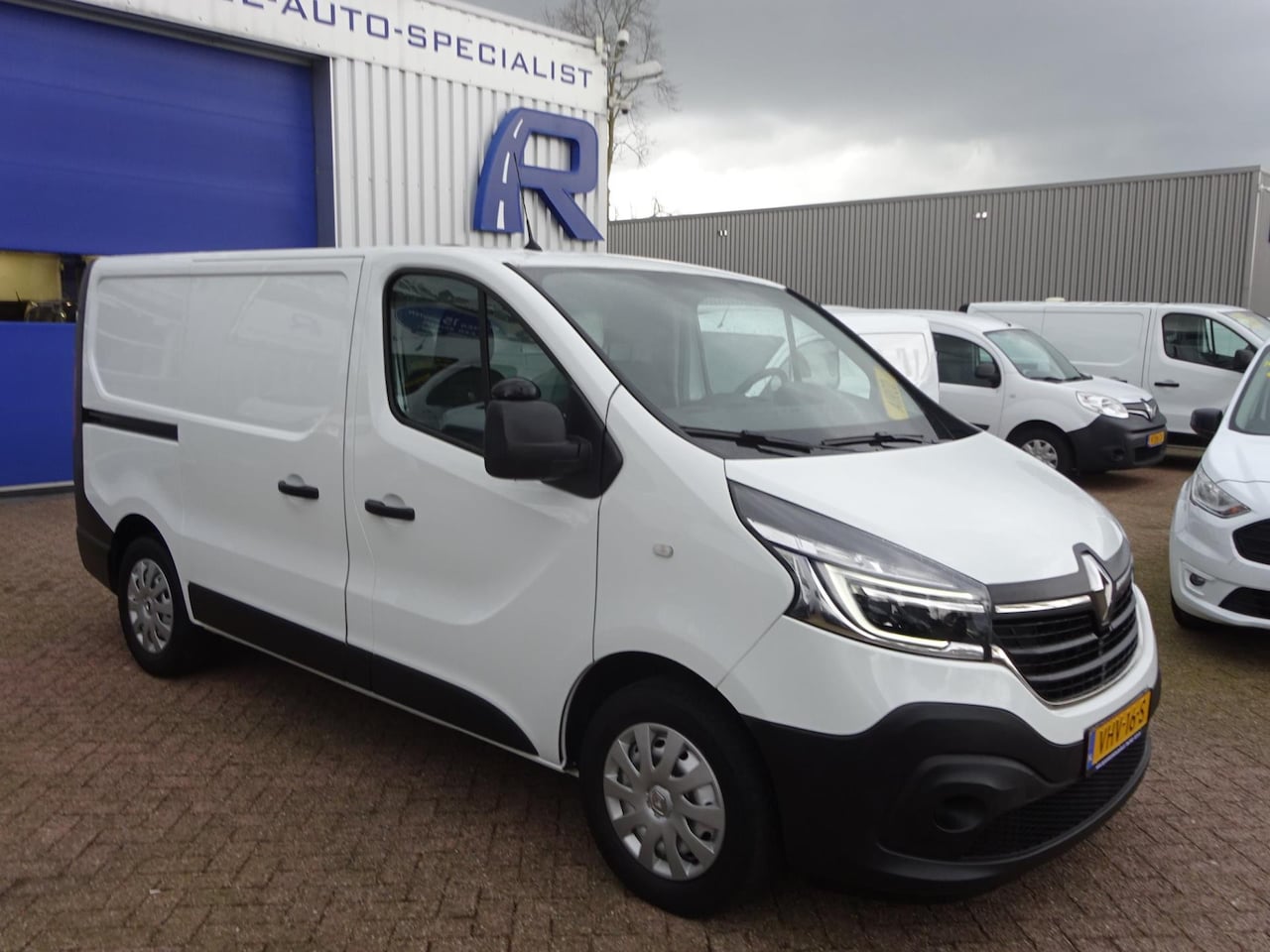 Renault Trafic - 2.0 dCi 120 PK EU6 T29 L1H1 Comfort AIRCO CRUISE 2 x SCHUIFDEUR - AutoWereld.nl