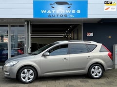 Kia Cee'd - 1.4 CVVT X-ecutive NAVI/AIRCO nieuw Ketting