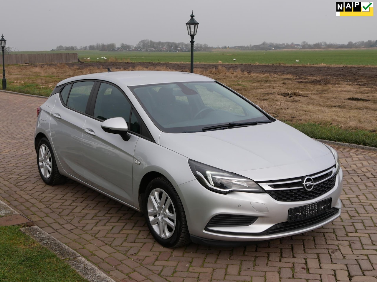 Opel Astra - 1.6 CDTI Business+ AC NAVI ** MARGE ** - AutoWereld.nl