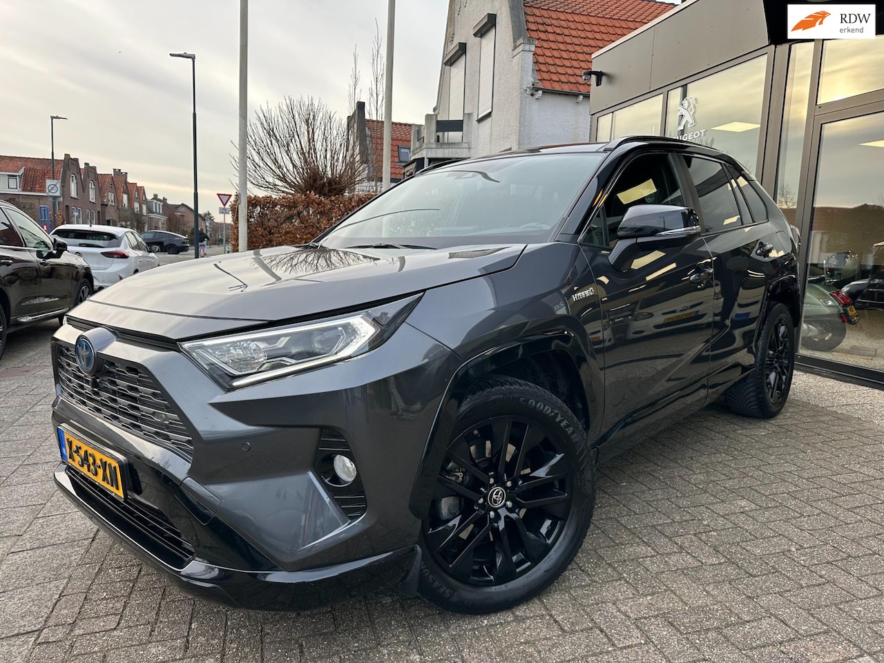 Toyota RAV4 - 2.5 Hybrid Business Plus|Bi-Tone|Pano|JBL|Leer|Apple CarPlay - AutoWereld.nl