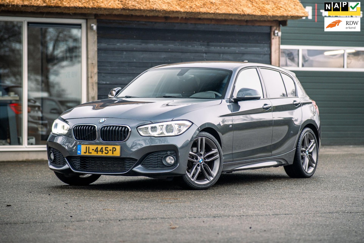 BMW 1-serie - 116i M Sport 116i M-Sport (NL-Auto / NAP / Sportstoelen / 18 Inch / Led / M Stuur / Cruise / Climate / - AutoWereld.nl