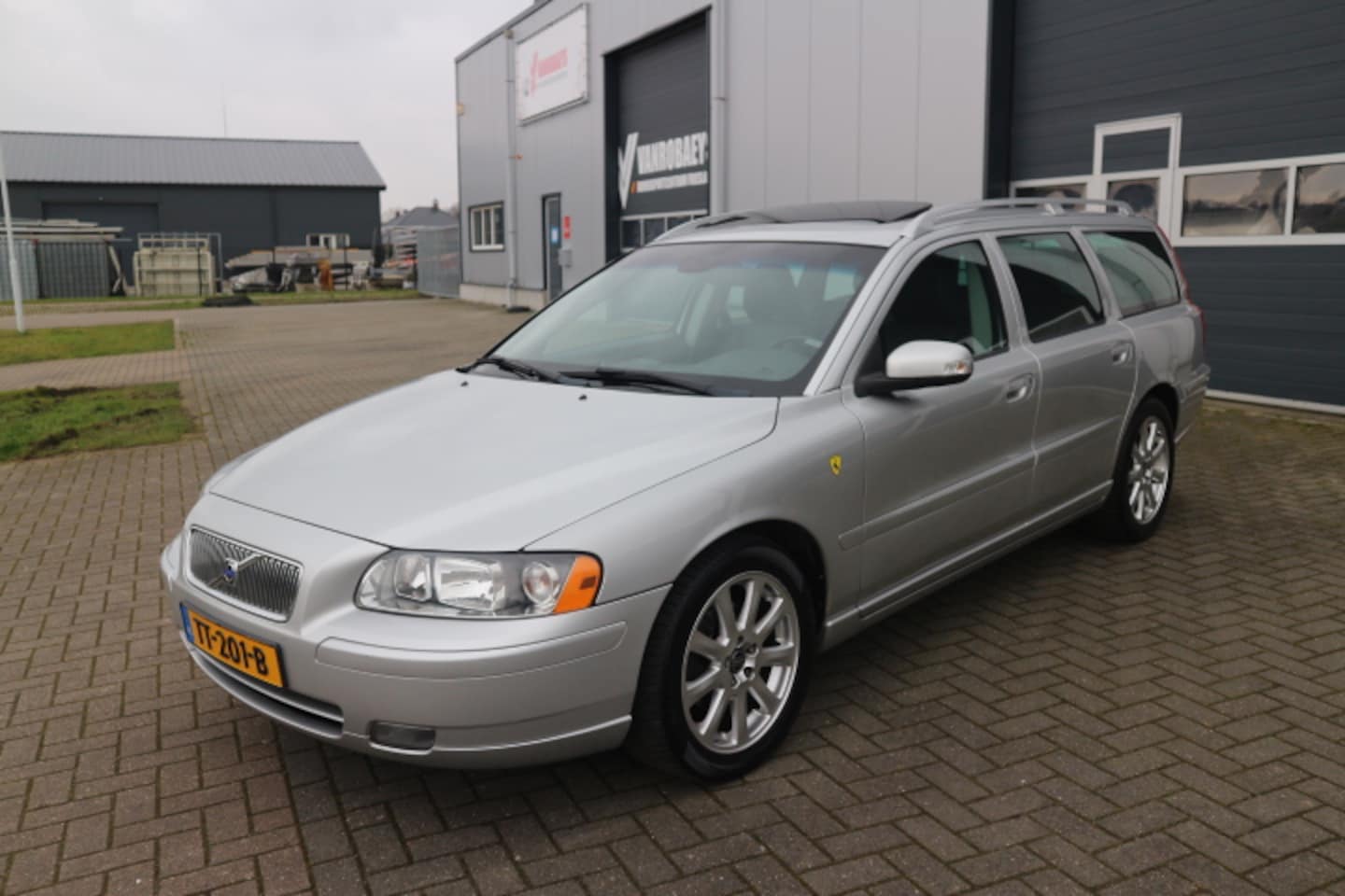 Volvo V70 - 2.4 D5 Edition 2.4 D5 Edition - AutoWereld.nl