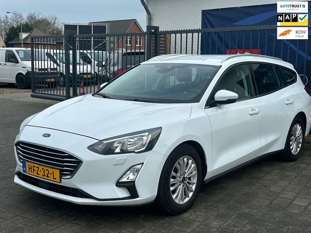 Ford Focus Wagon - 1.5 EcoBlue ST Line Business / AIRCO / NAVIGATIE / SENSOREN / STOELVERWARMING - AutoWereld.nl