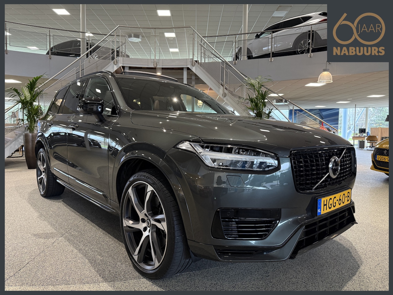 Volvo XC90 - 2.0 T8 AWD R-Design, Trekhaak, Luchtvering, Pano - AutoWereld.nl