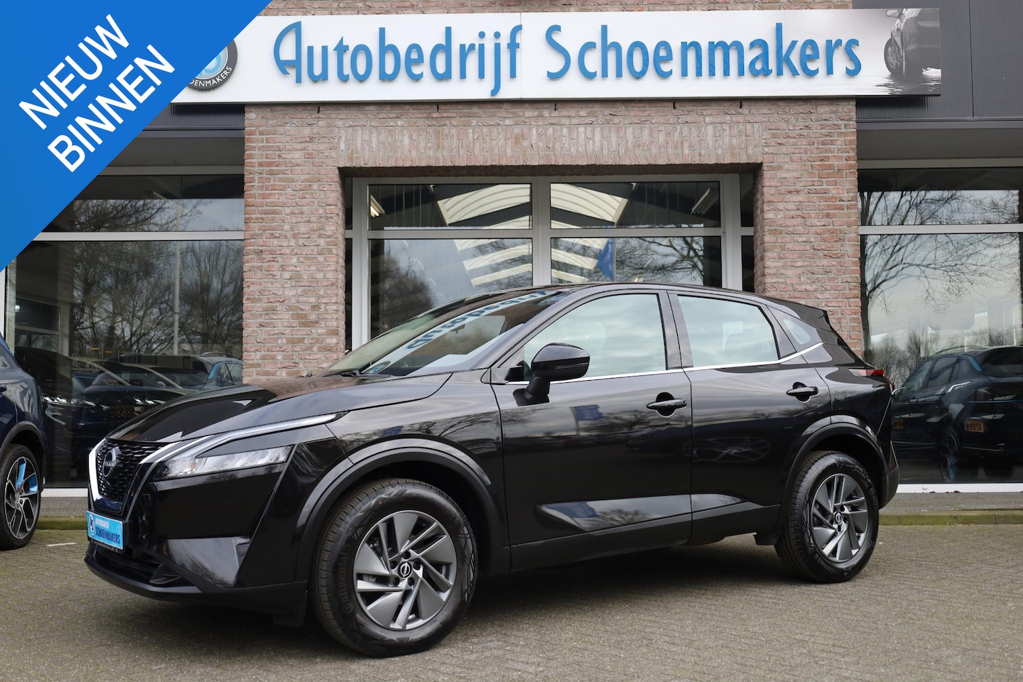 Nissan Qashqai - 1.3 MHEV CARPLAY CAMERA RUIT/STUUR/STOELVERWARMING DAB 17"LMV 2xKEYLESS DODEHOEK/VERKEERSB - AutoWereld.nl