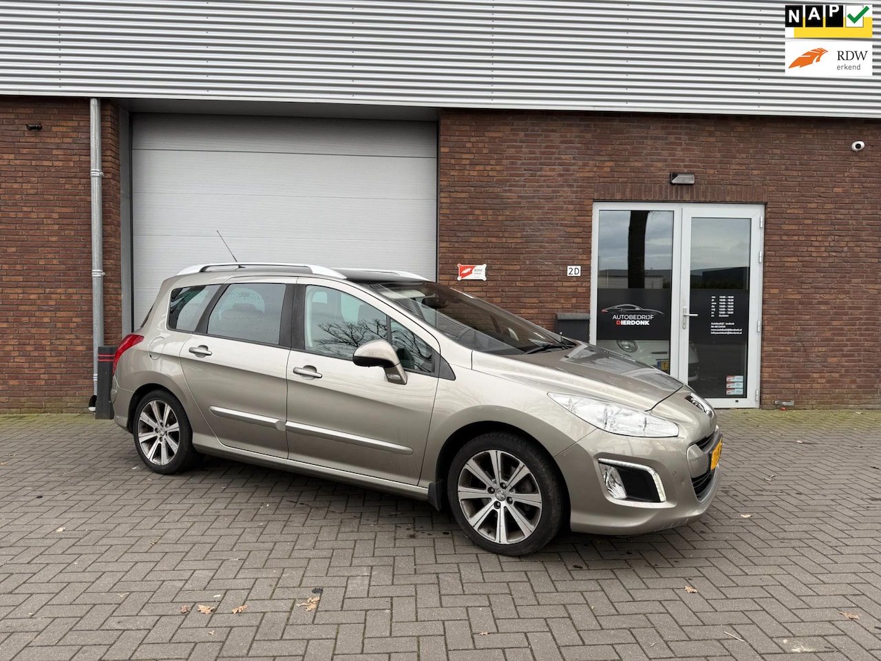 Peugeot 308 SW - 1.6 THP|AUTOMAAT|NIEUWE APK|AIRCO|PANO - AutoWereld.nl