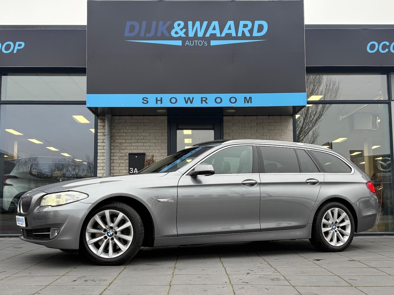 BMW 5-serie Touring - 525d High Executive | PANO | TREKHAAK | HUD | MEMORY | LEDER | STANDKACHEL | DODEHOEK | LE - AutoWereld.nl