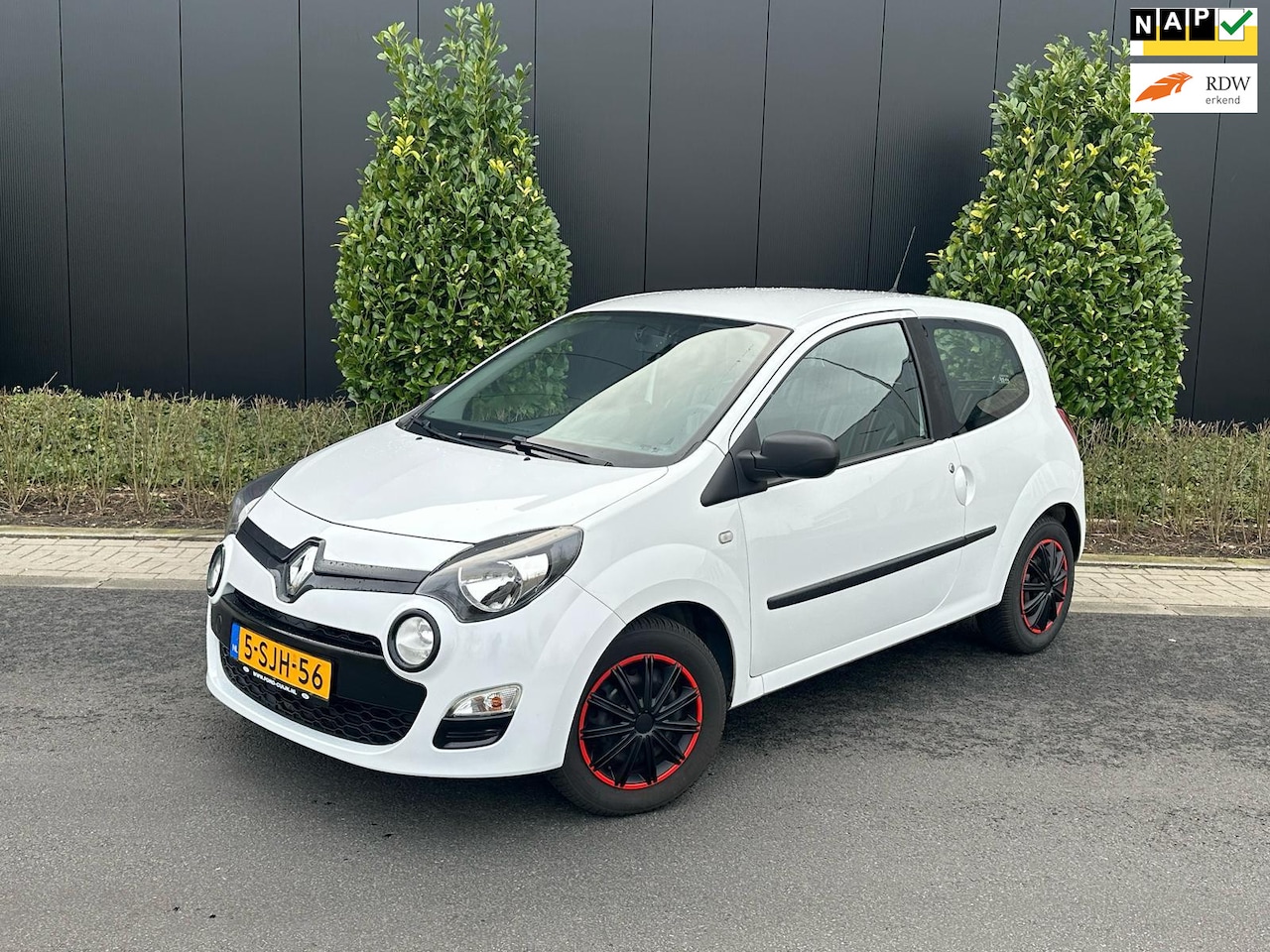 Renault Twingo - 1.2 16V Parisienne 1.2 16V Parisienne - AutoWereld.nl