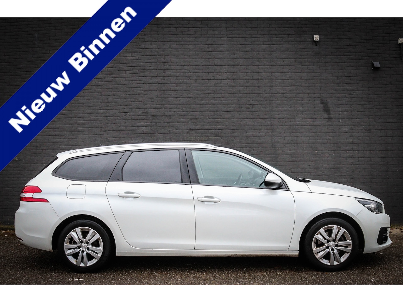 Peugeot 308 SW - 1.2 PureTech Blue Lease Executive Nieuw binnen;Jouw droomauto? - AutoWereld.nl