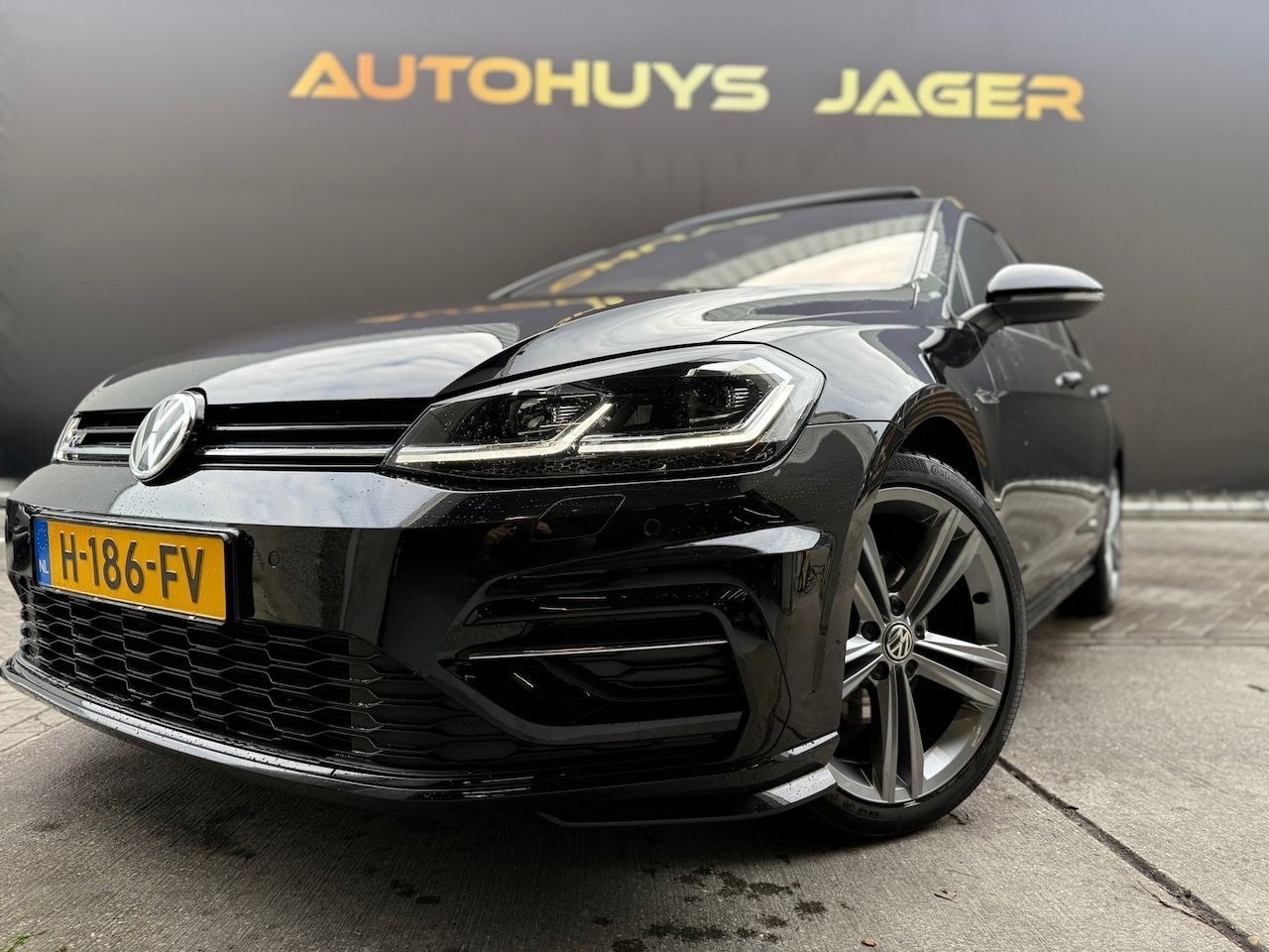 Volkswagen Golf - 1.5 TSI Highline Business R Pano Dynaudio - AutoWereld.nl