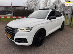 Audi SQ5 - 3.0 TFSI quattro Acc Pano 21Inch Luchtvering Sportuitlaat