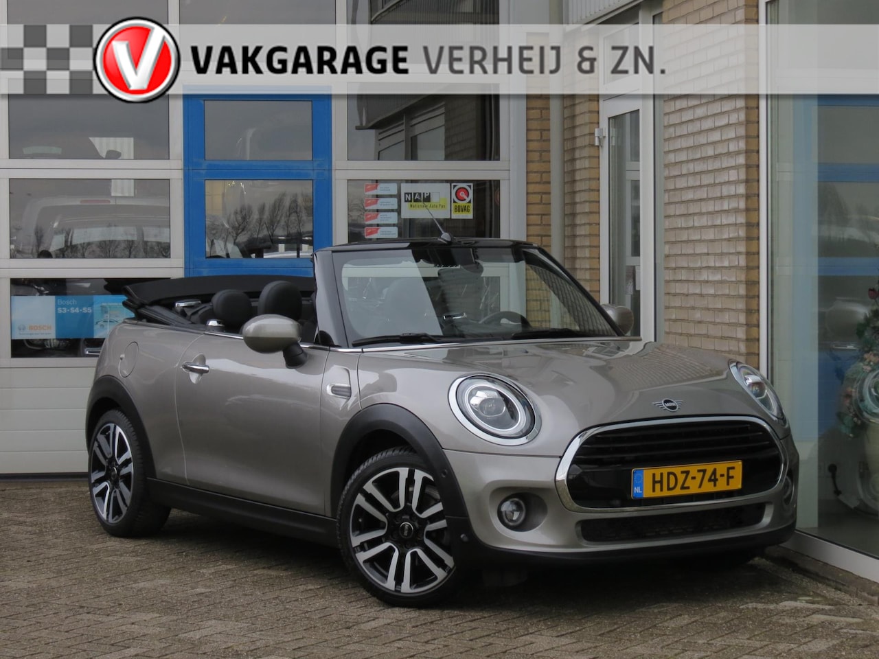 MINI Cabrio - Mini 1.5 Cooper DCT Automaat|CarPlay|Camera|Navi|Vol Leder Sport int.|Cruise|LED|Clima - AutoWereld.nl