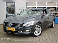 Volvo V60 - 2.0 D4 Summum AUTOMAAT/LEDER/NAVIGATIE/PDC/LMV