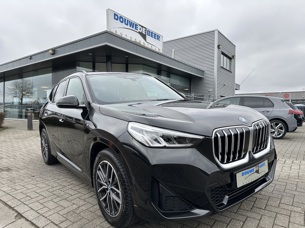 BMW X1 - xDrive25e M-sport Pano-dak|Memory|Harman-Kardon|DAB - AutoWereld.nl