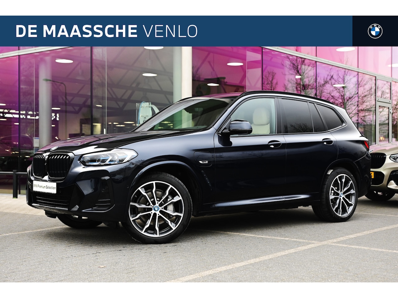 BMW X3 - xDrive30e High Executive M Sport Automaat / Trekhaak / Sportstoelen / Laserlicht / Parking - AutoWereld.nl