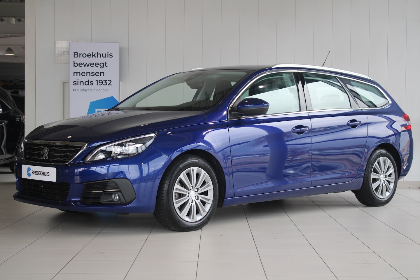 Peugeot 308 SW - 1.2 PureTech Allure | CAMERA | PDC V+A | DAB | CLIMATE CONTROL | NAVI | - AutoWereld.nl