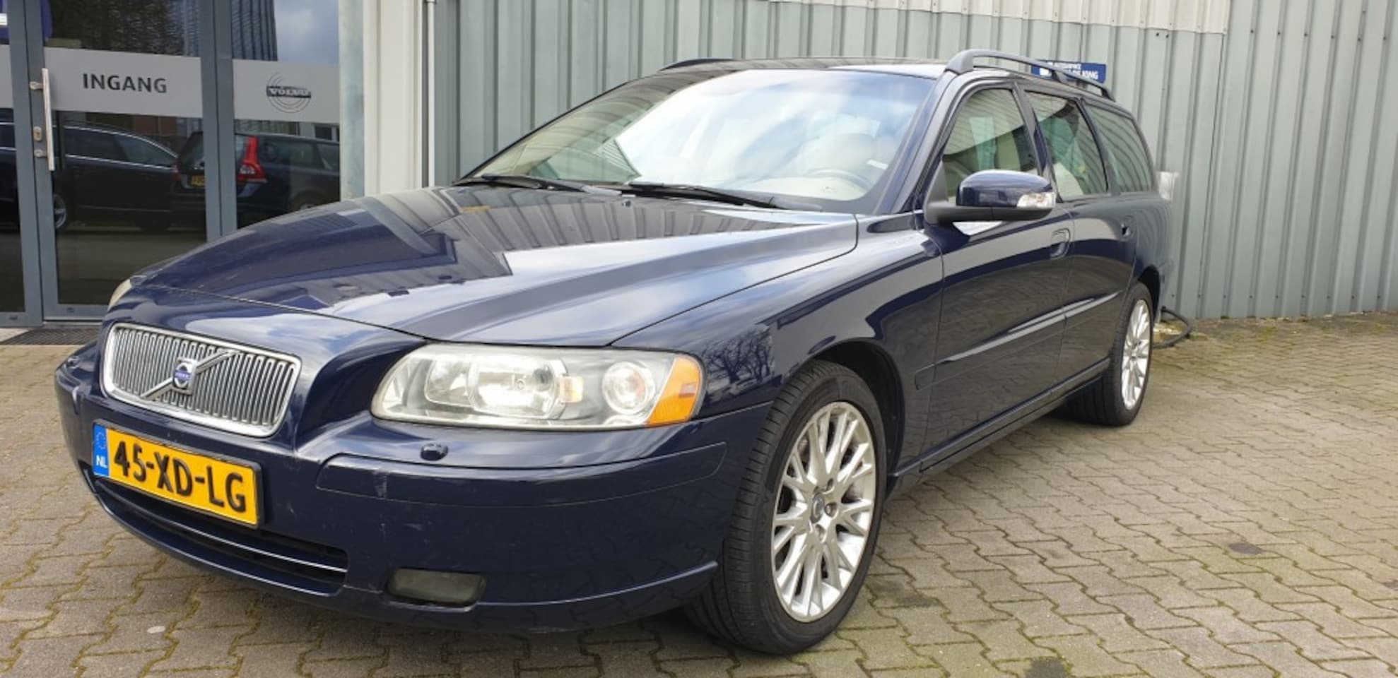 Volvo V70 - 2.5T Edition Classic 2.5T EDITION CLASSIC - AutoWereld.nl