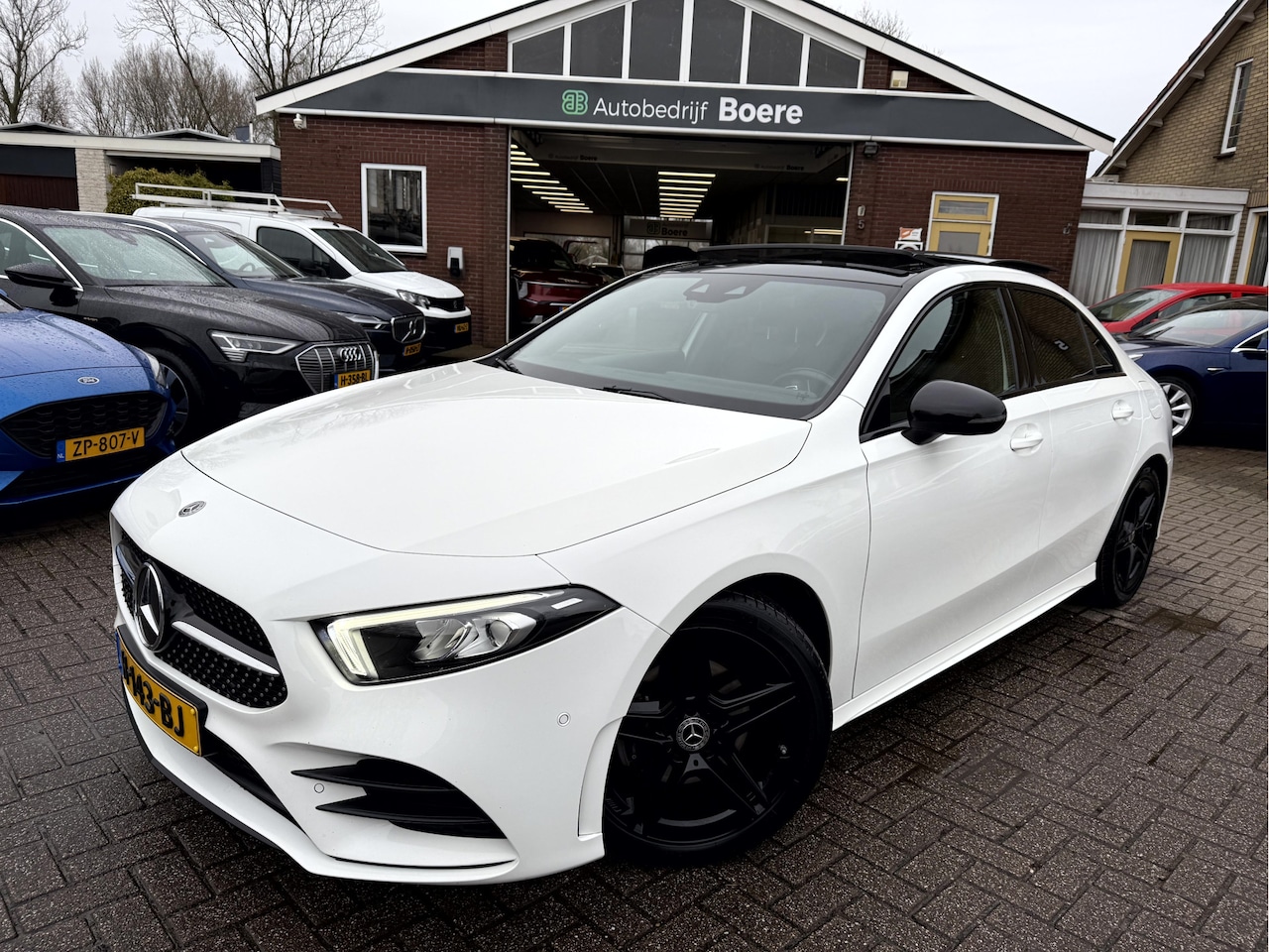 Mercedes-Benz A-klasse - 180 Solution AMG Panoramadak, WideScreen, Camera - AutoWereld.nl