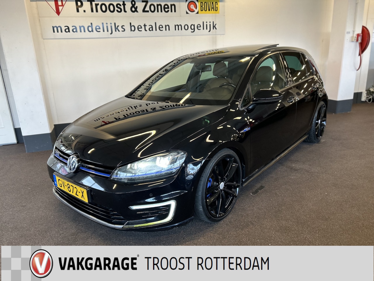 Volkswagen Golf - 1.4 TSI GTE | Stage 2 | Panoramadak | GTI DIFFUSER | Lederen bekleding | 19''INCH | Apple - AutoWereld.nl