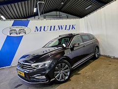 Volkswagen Passat Variant - 1.5 TSI R-Line Business + / Panoramadak / NL Auto