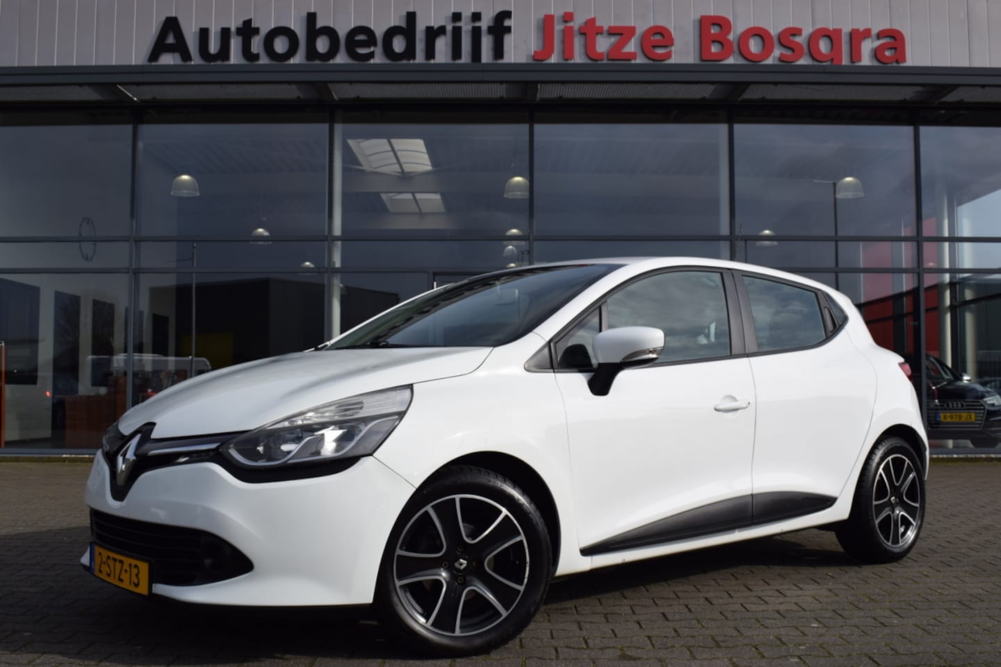 Renault Clio - 0.9 TCE Expression Airco | Full Map Navi | Telefonie | Cruise Control | Isofix - AutoWereld.nl