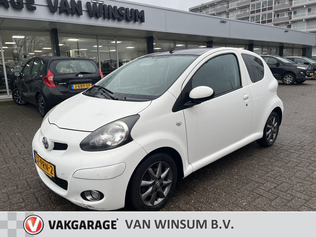 Toyota Aygo - 1.0-12V Dynamic Navigator Cruise Lmv Airco Nap - AutoWereld.nl