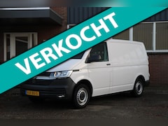 Volkswagen Transporter - 2.0 TDI L1H1 150PK 7 traps automaat / App connect / Laadruimte inrichting