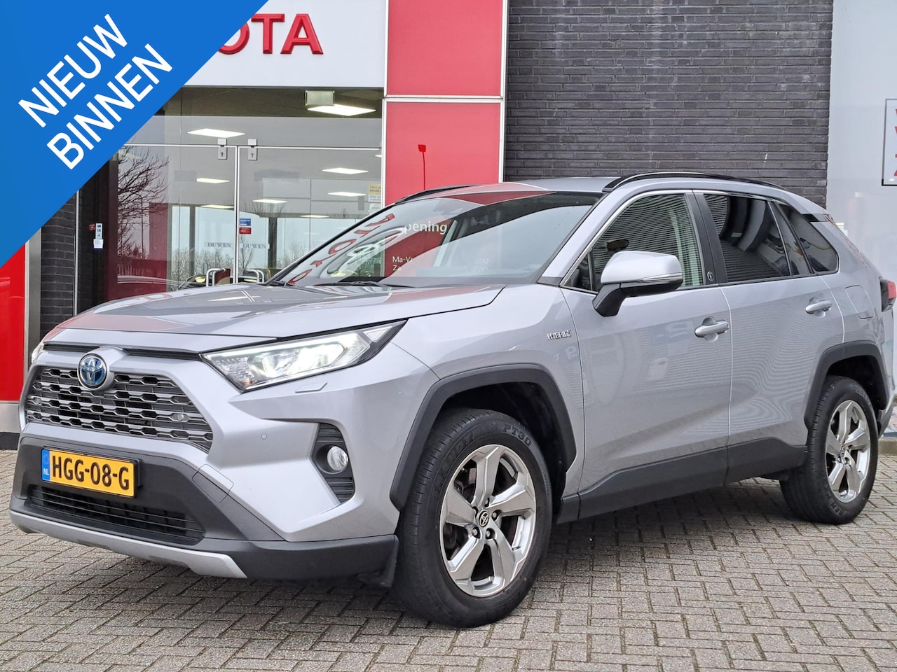 Toyota RAV4 - 2.5 Hybrid AWD Dynamic CAMERA STOELVERWARMING CRUISE 1650 TREKGEWICHT - AutoWereld.nl