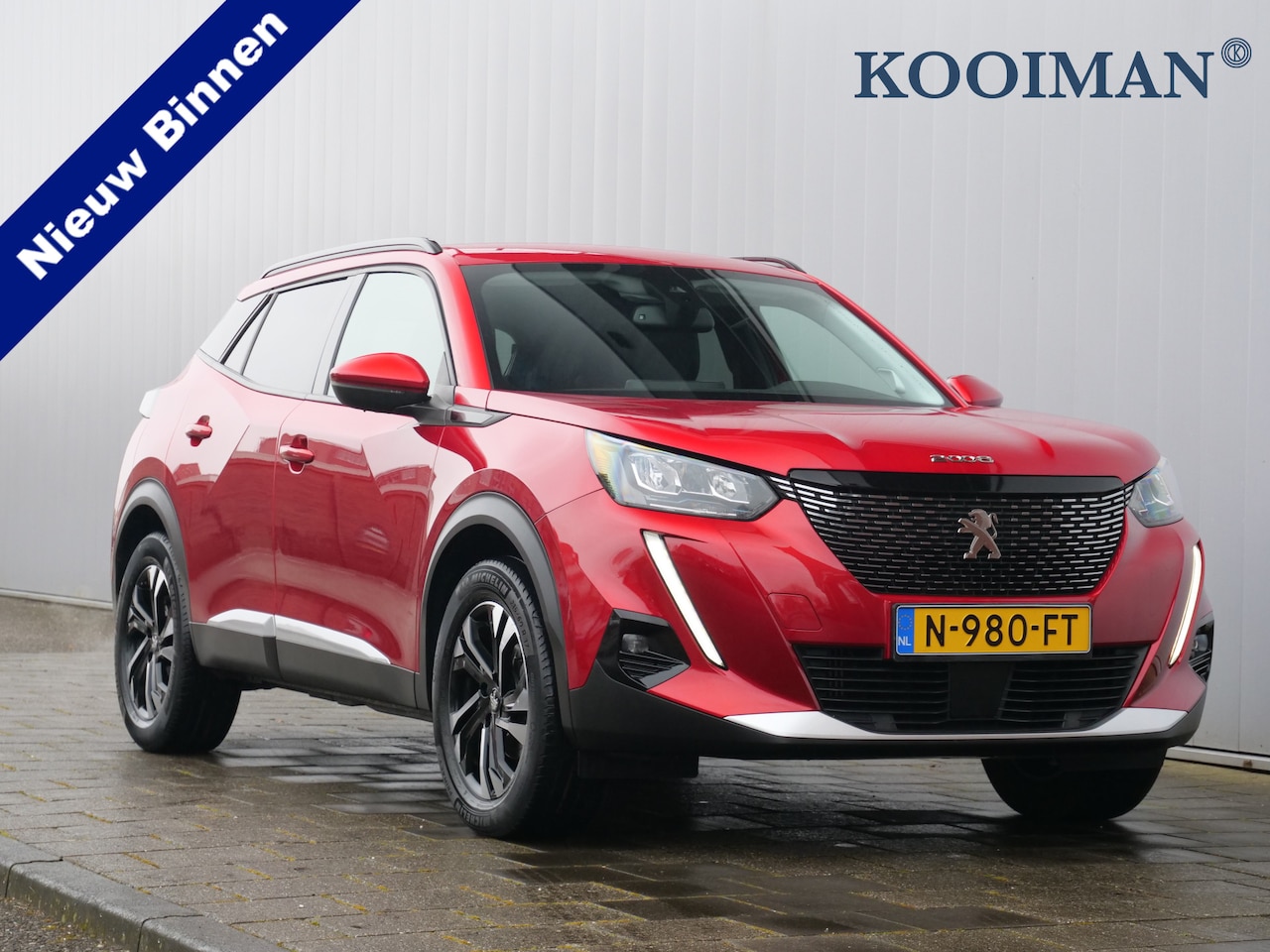 Peugeot 2008 - 1.2 130pk PureTech Allure Pack Automaat Navigatie / Trekhaak / Camera / Verwarmbare Voorru - AutoWereld.nl