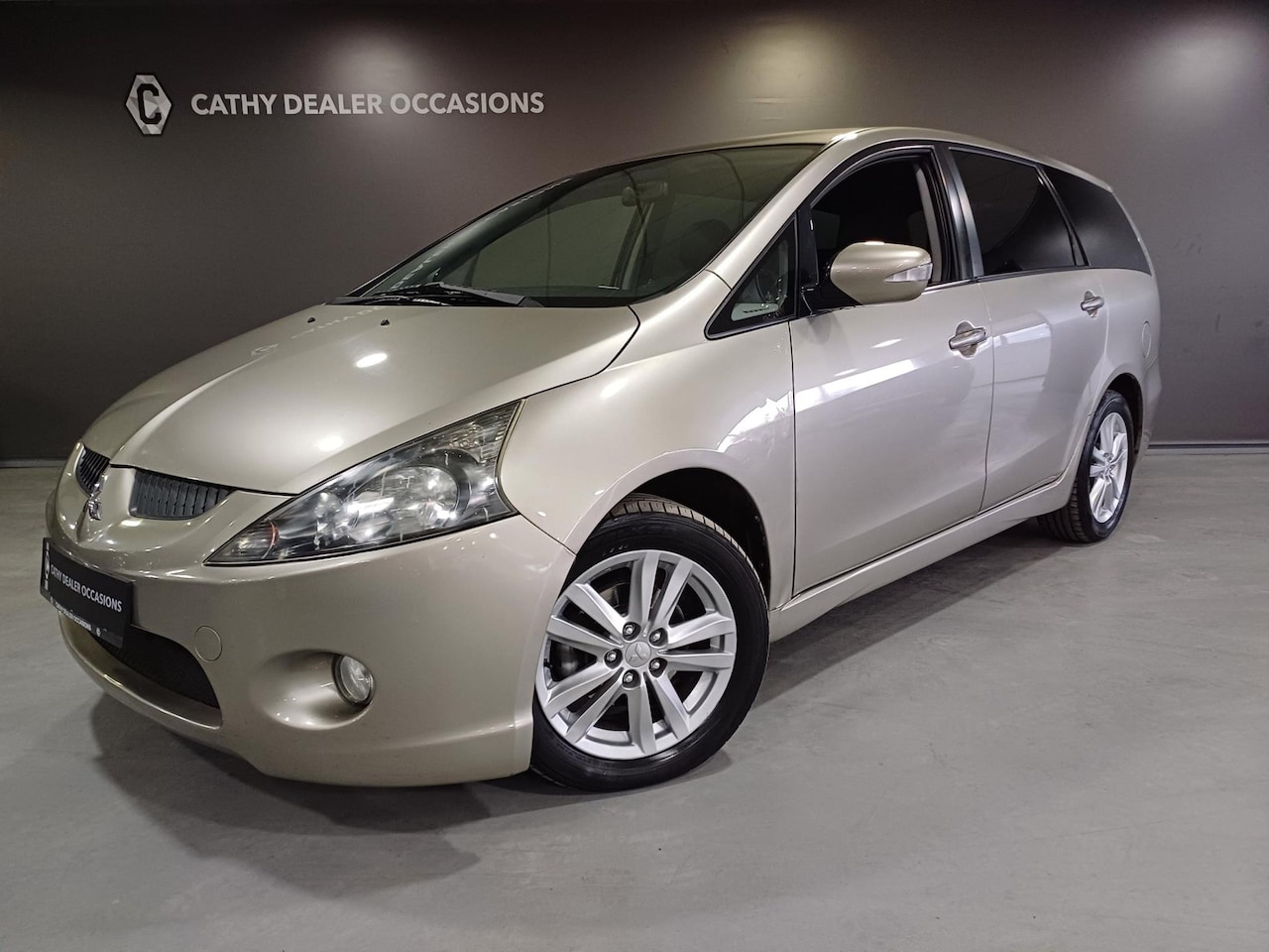 Mitsubishi Grandis - 2.4-16V Intense 7-Persoons Trekhaak Cruise Climate LM-Velgen - AutoWereld.nl