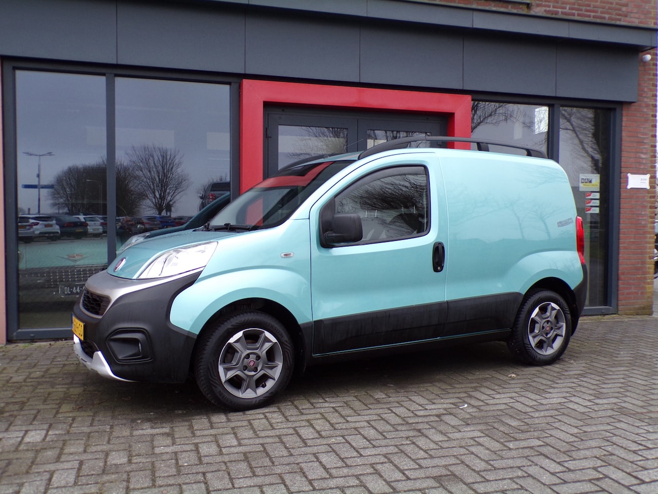 Fiat Fiorino - 1.3 MJ EcoJet Adventure Navi PDC Airco Trekhaak NAP - AutoWereld.nl