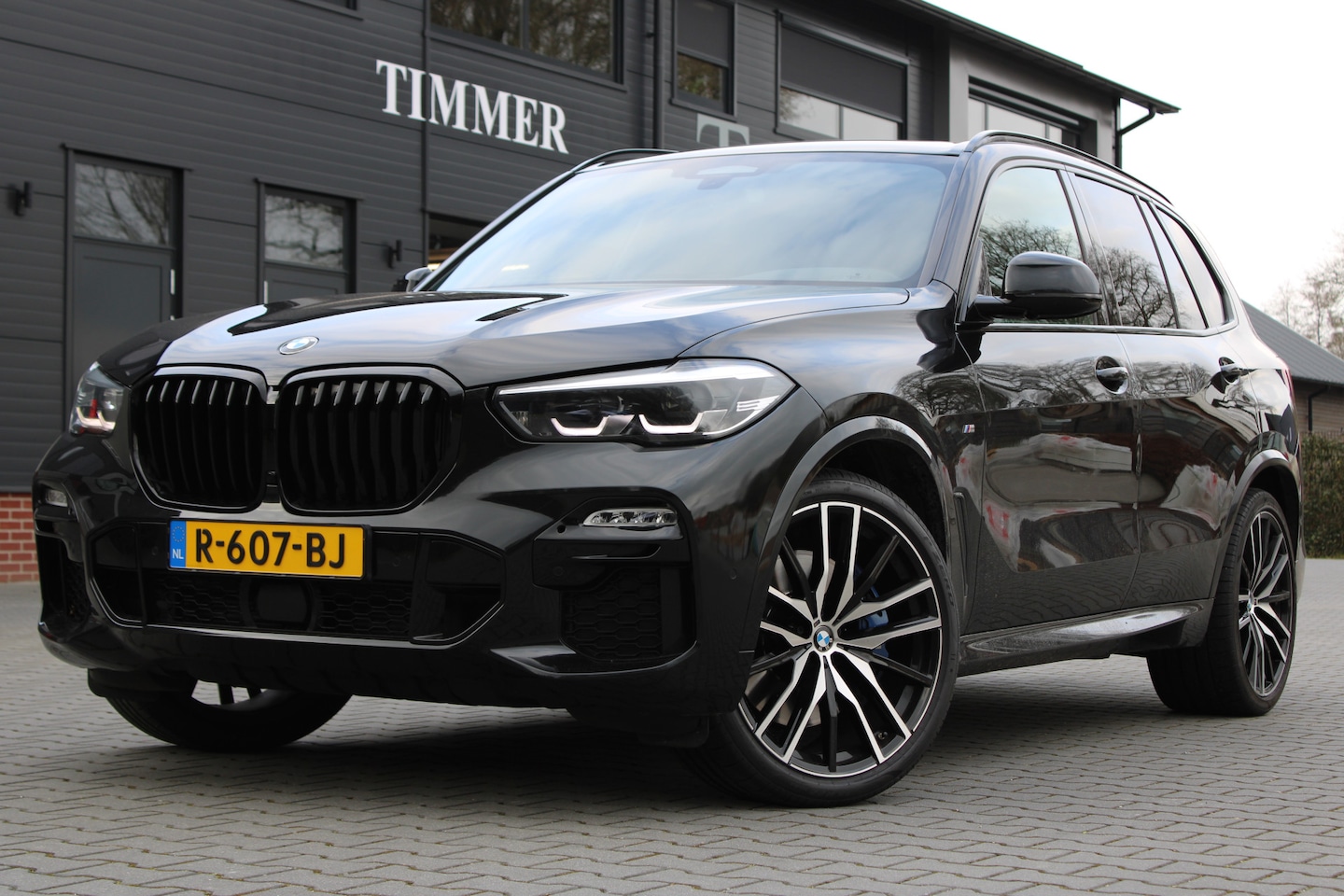 BMW X5 - xDrive40d High Executive 7persoons M Sport pakket Soft-Close volle uitvoering zwart/zwart - AutoWereld.nl